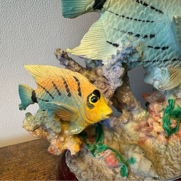 Tropical Fish figurine / Decor 🐠 - Picture 3 of 4